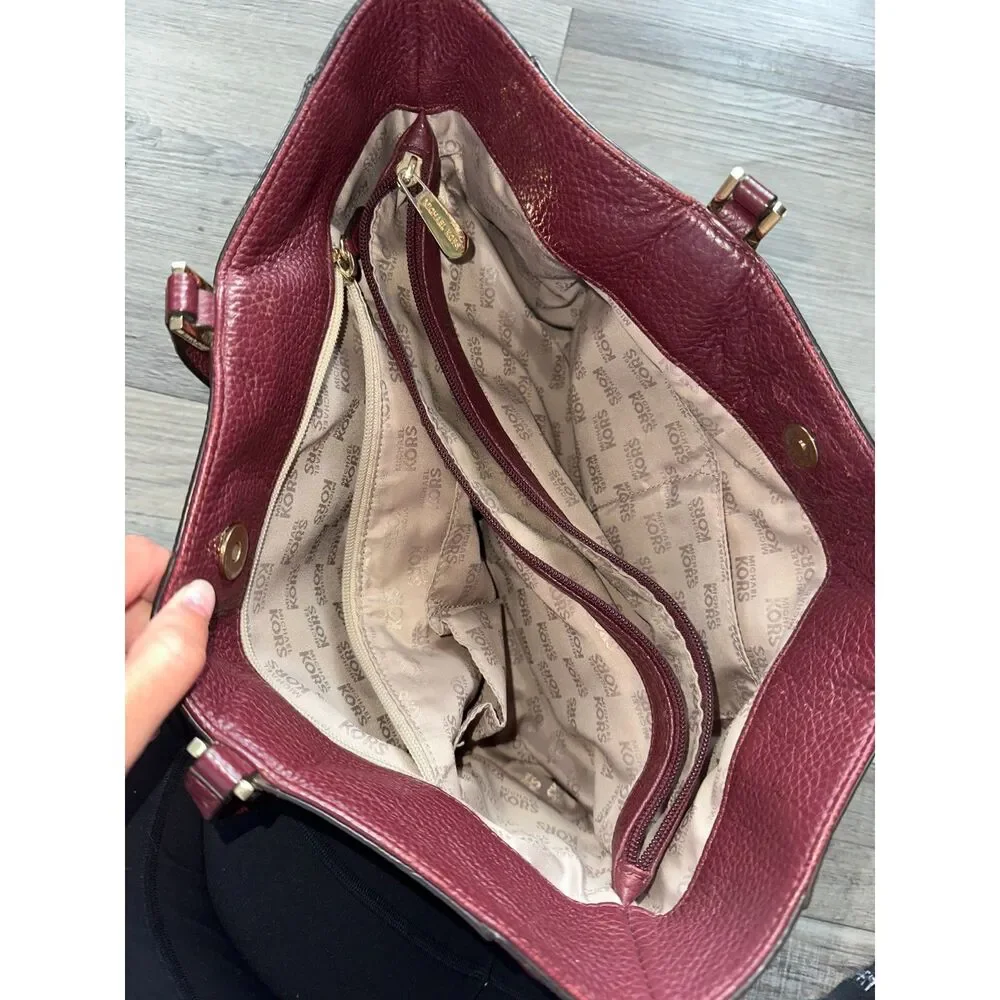 Michael Kors Should Purse with Gold Gains in Excellent Condition