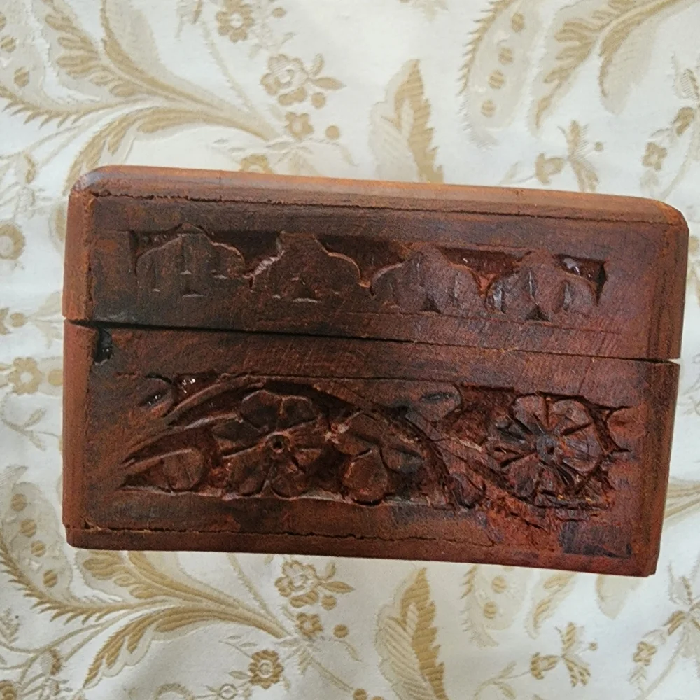 Hand Carved Wood Hinged Trinket Box Inlaid MOP Abalone Jewelry Vintage Bohemian.