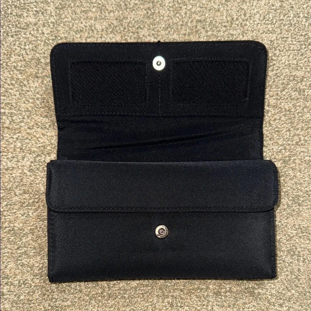 CHENSON Chic Black Wallet with Metal Accent
