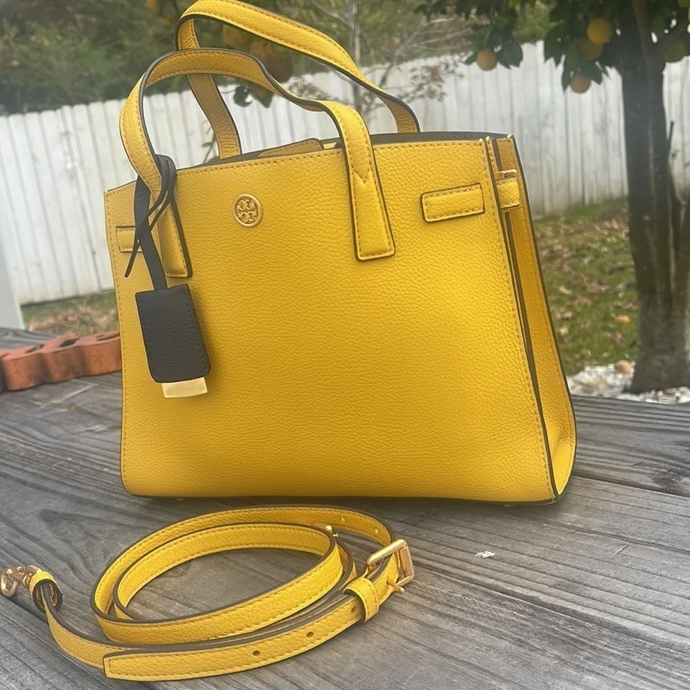Tory Burch color goldfinch