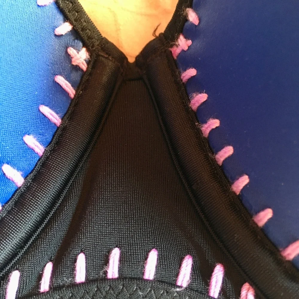 🌴Victoria’s Secret swim top🌴