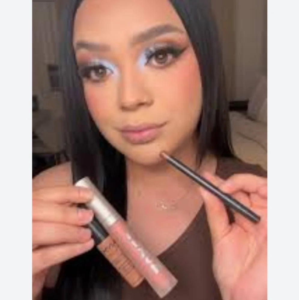 Buxom full plumping