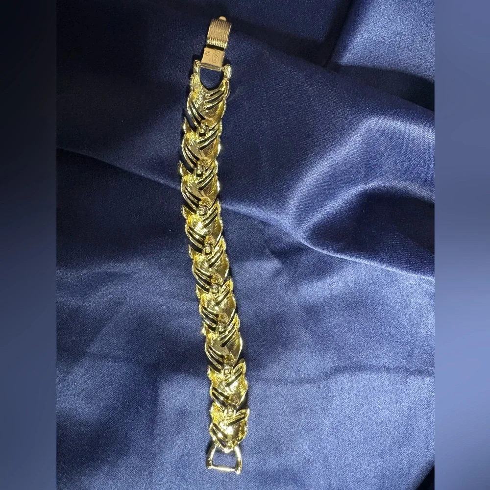Vintage Coro Gold-Tone Leaf-Linked Bracelet, Sz 7