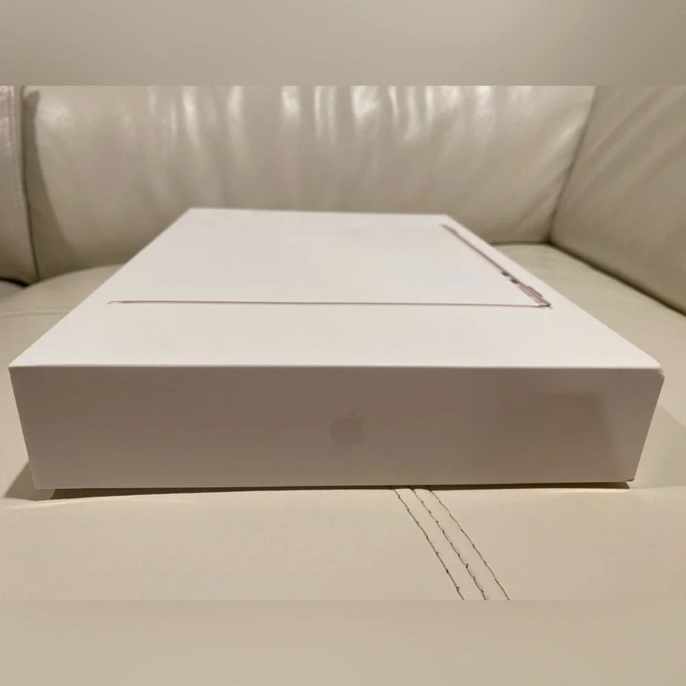 Apple Laptop in White
