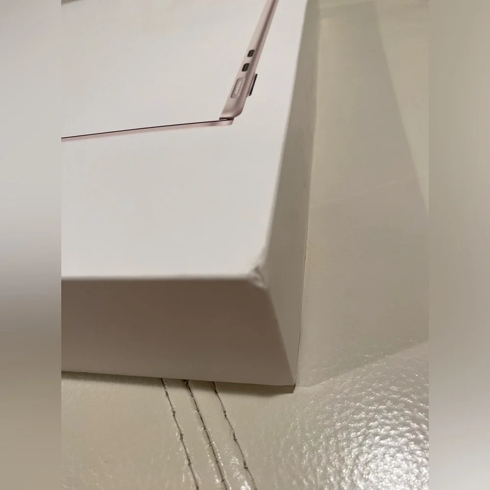 Apple Laptop in White