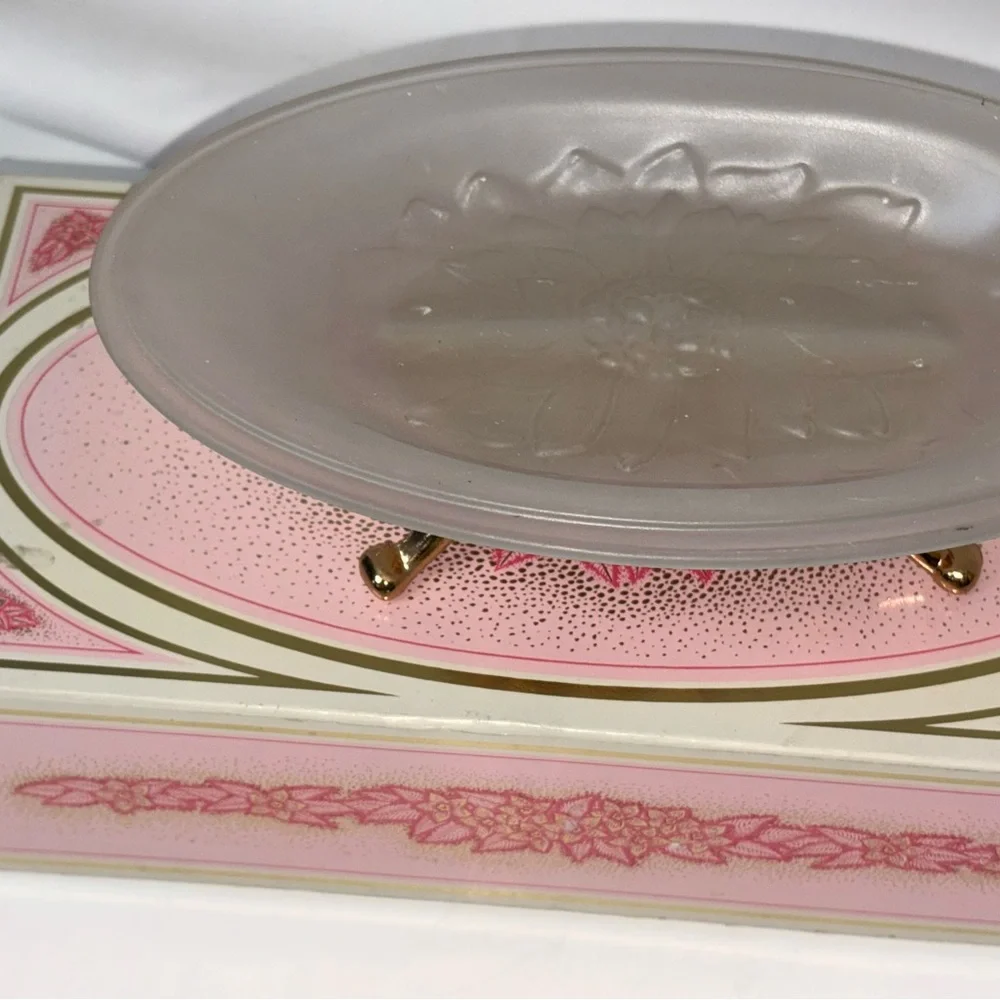 Avon elegant vanity