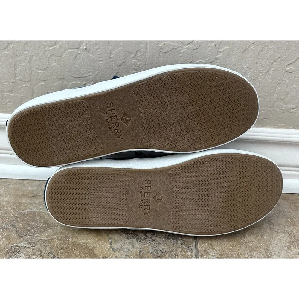 Sperry cloth missing