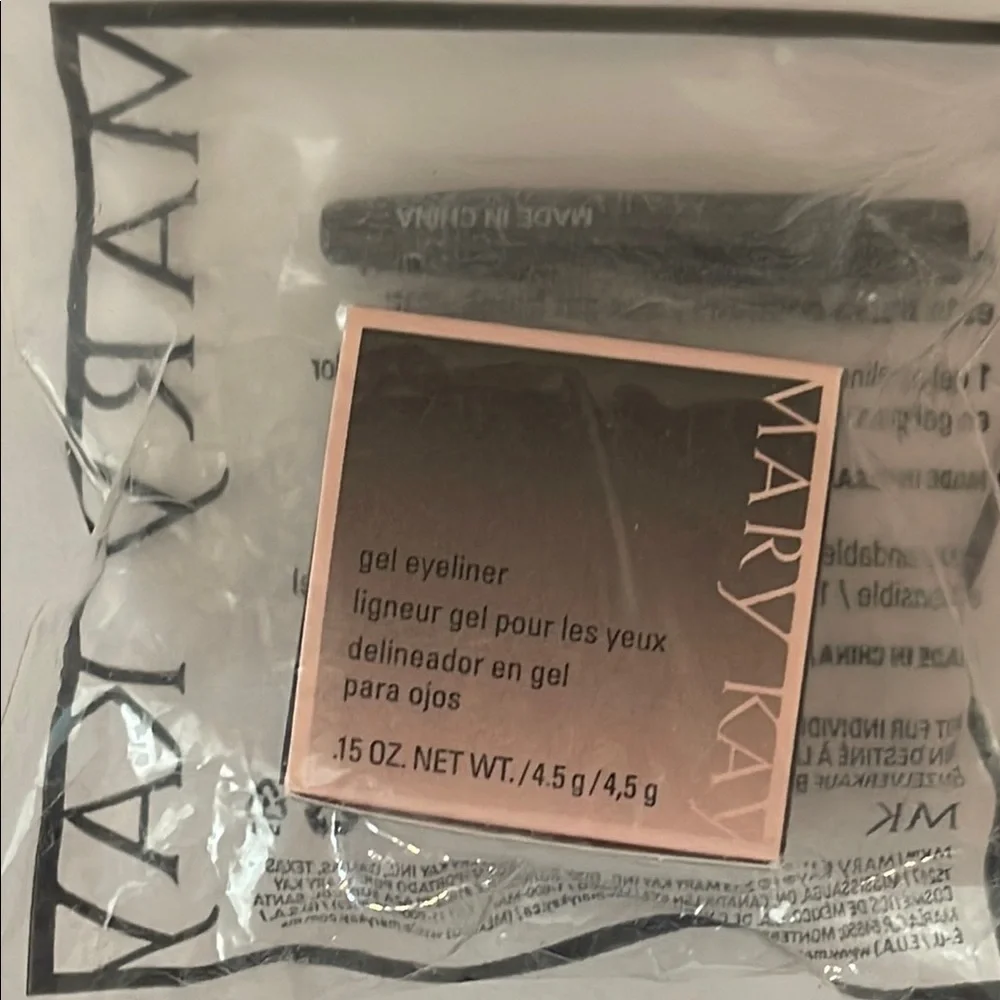 NIB Mary Kay Gel Eyeliner with Black Precision Liner Brush