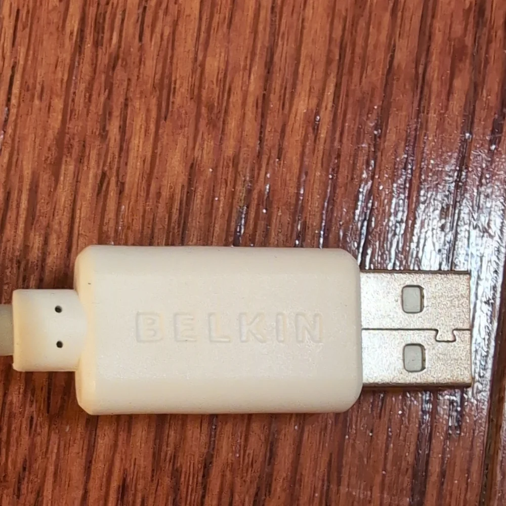 Belkin USB to Micro USB adapter White