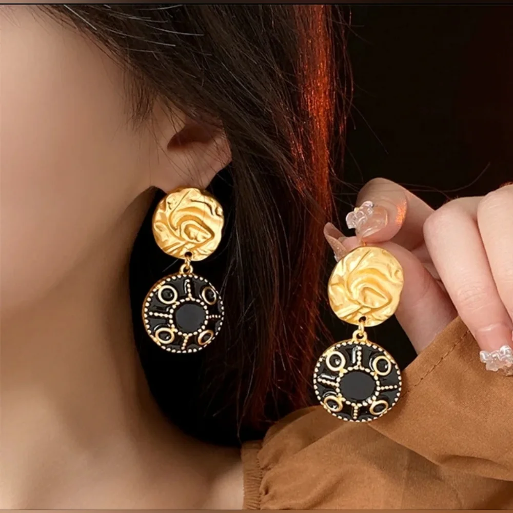 Golden Stella black gold
