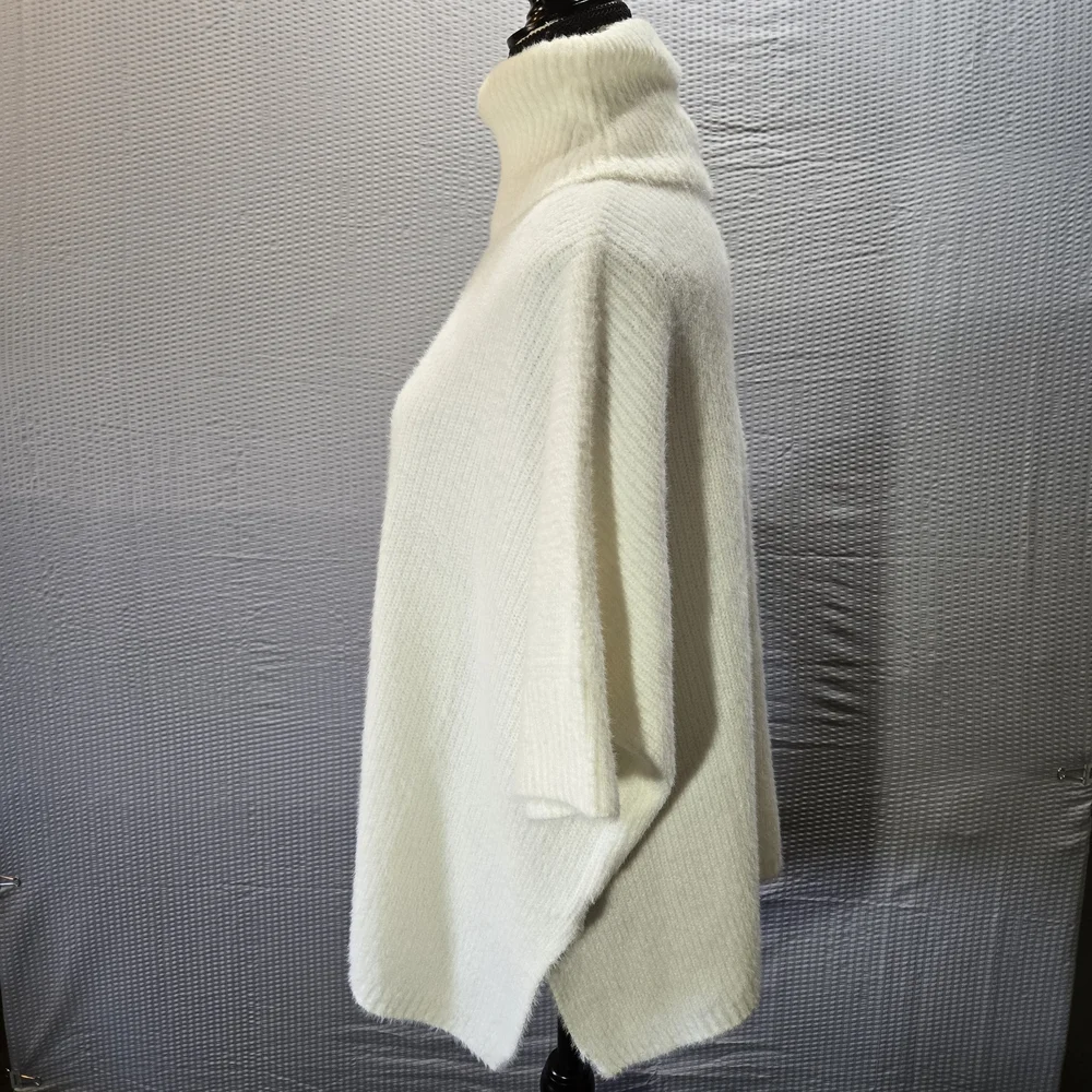 Hippie Rose White Turtleneck Sweater XS Cozy And Soft Doleman Sleeve