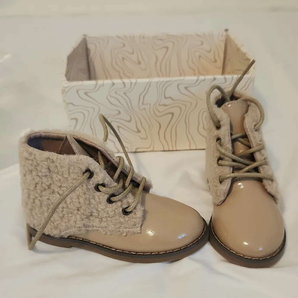 Stylish Tan Kids Boots Sherpa