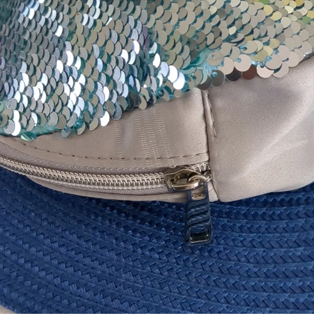 Marc Jacobs pouch elegant