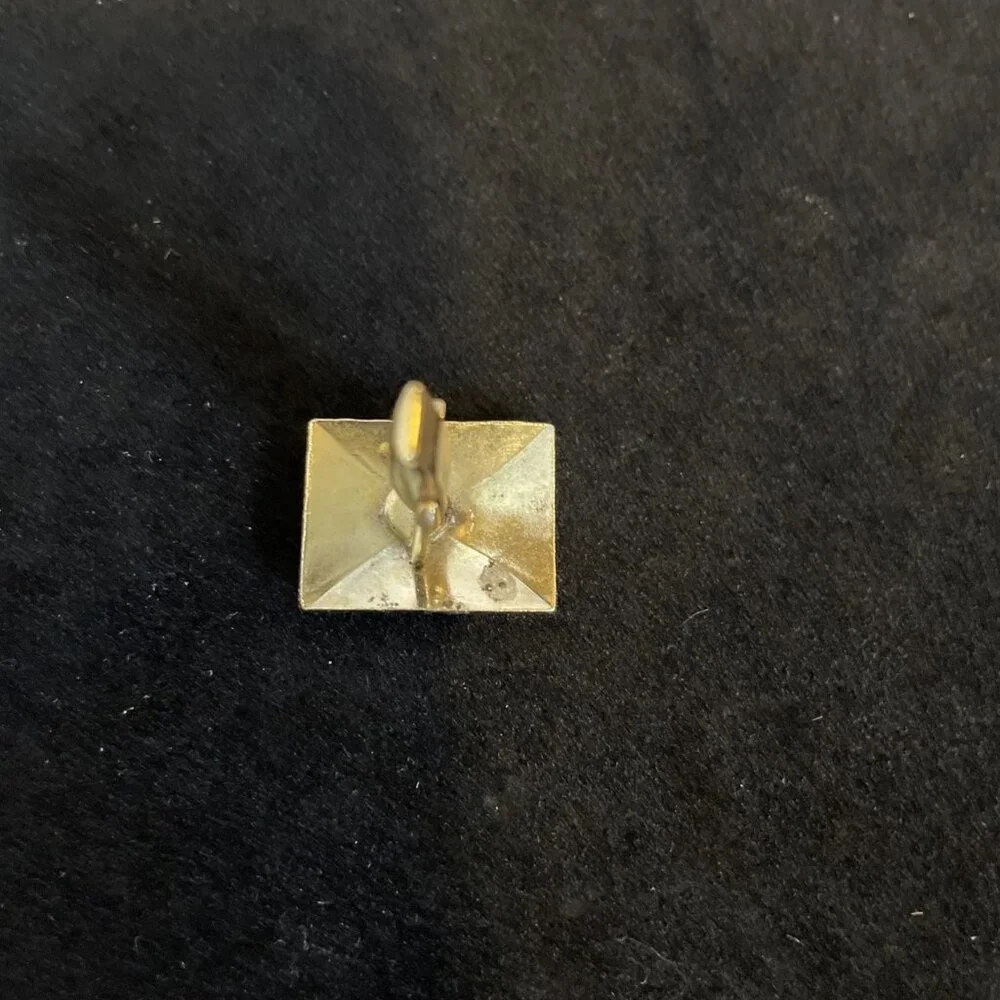 N/A gold tone