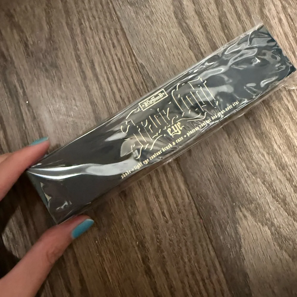 Kat Von D nwt shade