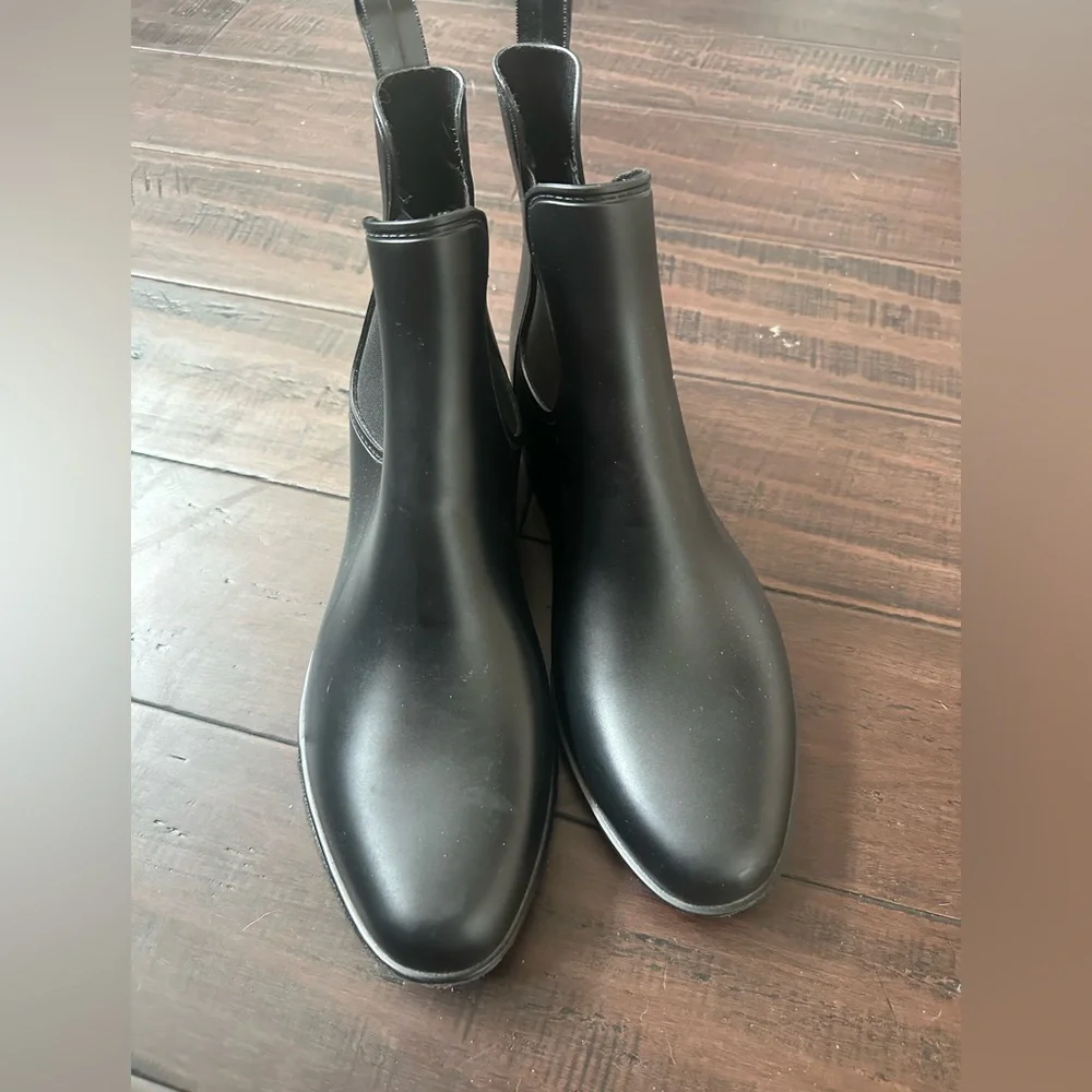 Classic Black Men's Chelsea Boots