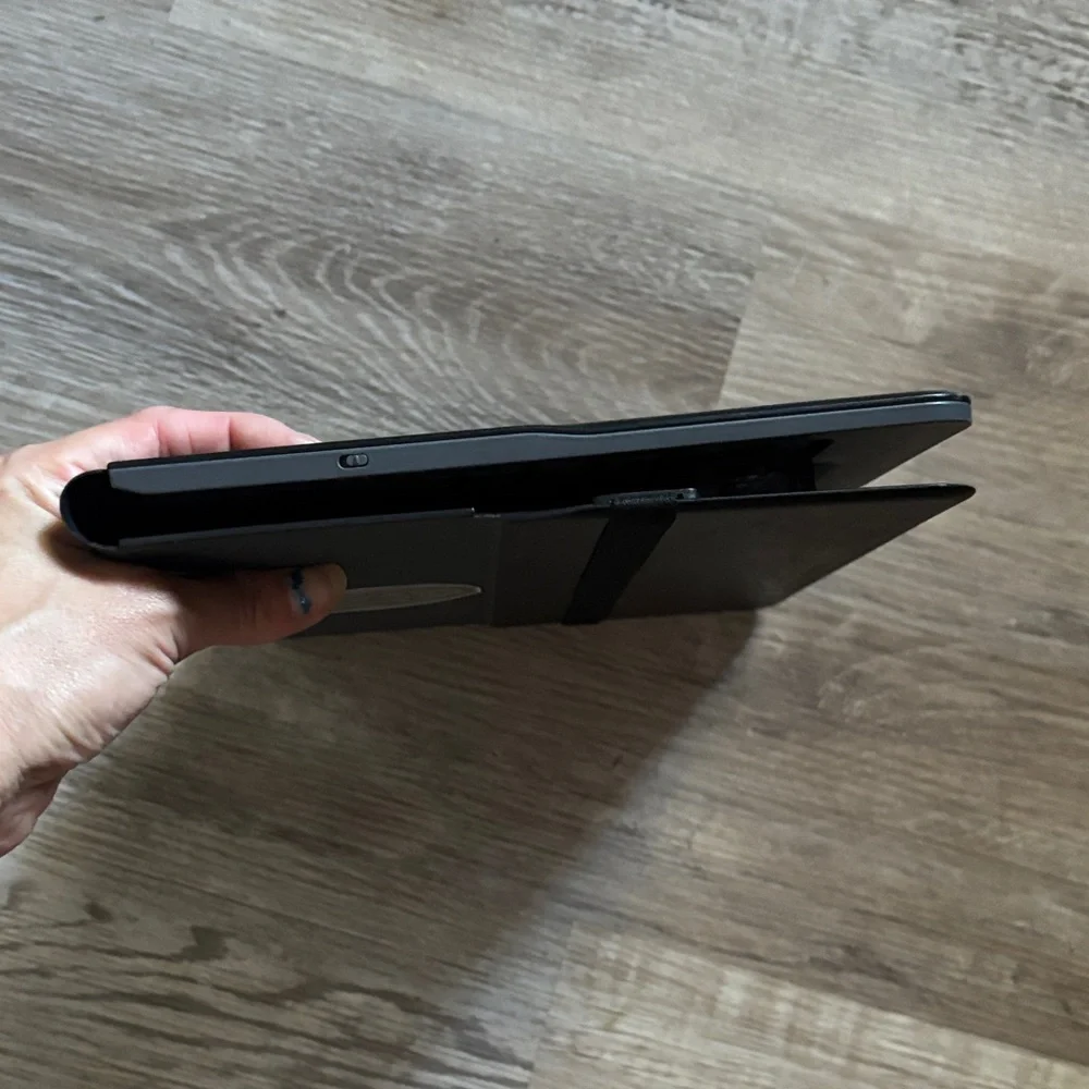 Logitech Universal Folio With Keyboard Case