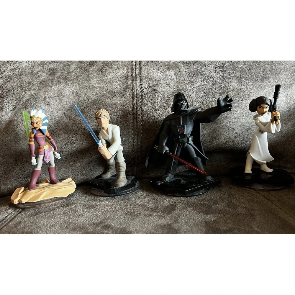 Disney Infinity Star Wars 3.0 LOT 8 Figures, 2 Crystals, Portal, & Carrying Case