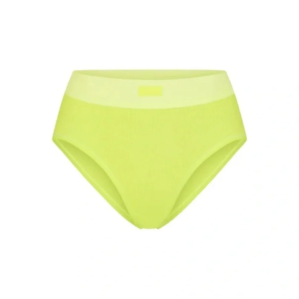 SKIMS COTTON RIB MID RISE BRIEF  DAFFODIL Size medium