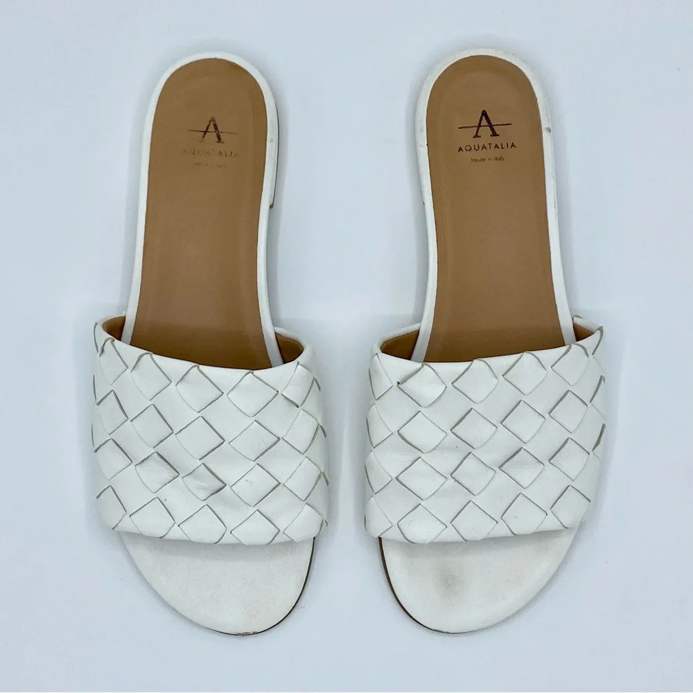 Aquatalia minimalist flat