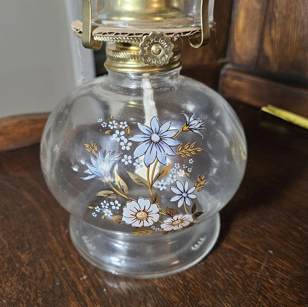 Elegant Glass Oil Lamp with Floral Design