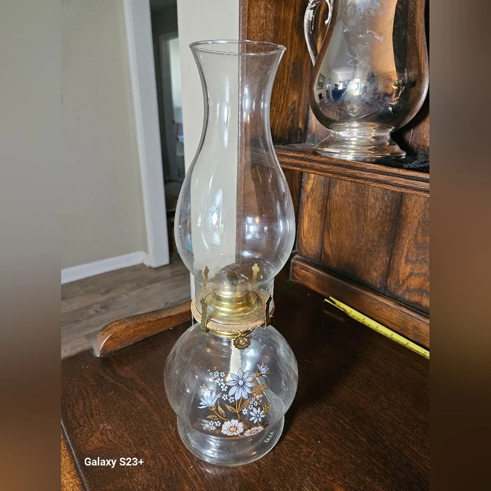 Elegant Glass Oil Lamp with Floral Design
