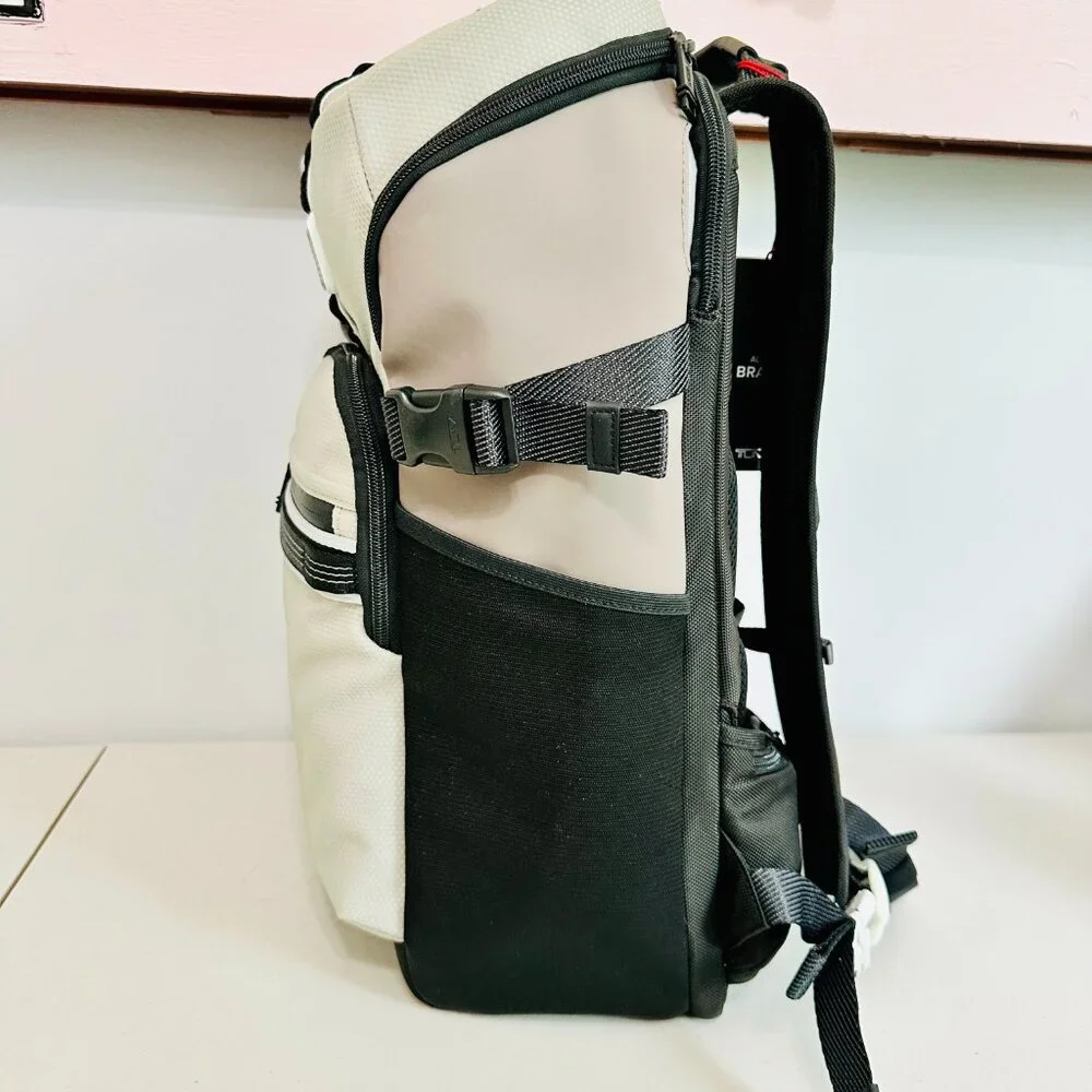 Tumi alpha bravo