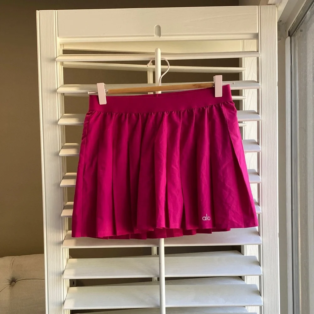 ALO Yoga chic vibrant
