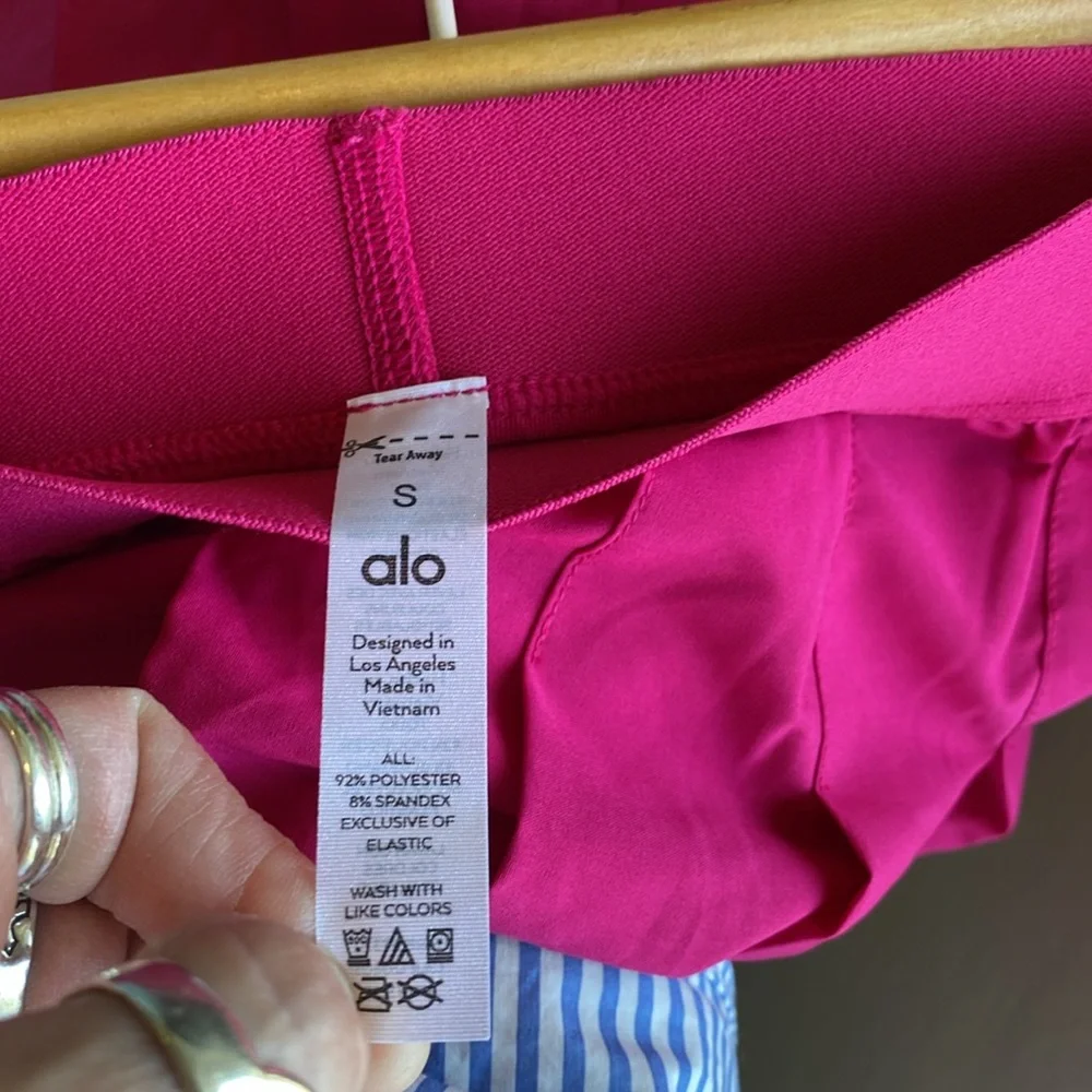 ALO Yoga chic vibrant