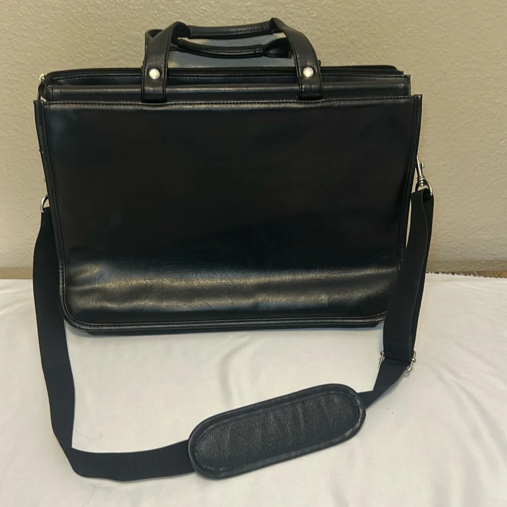 Solo Black Leather Briefcase for Men