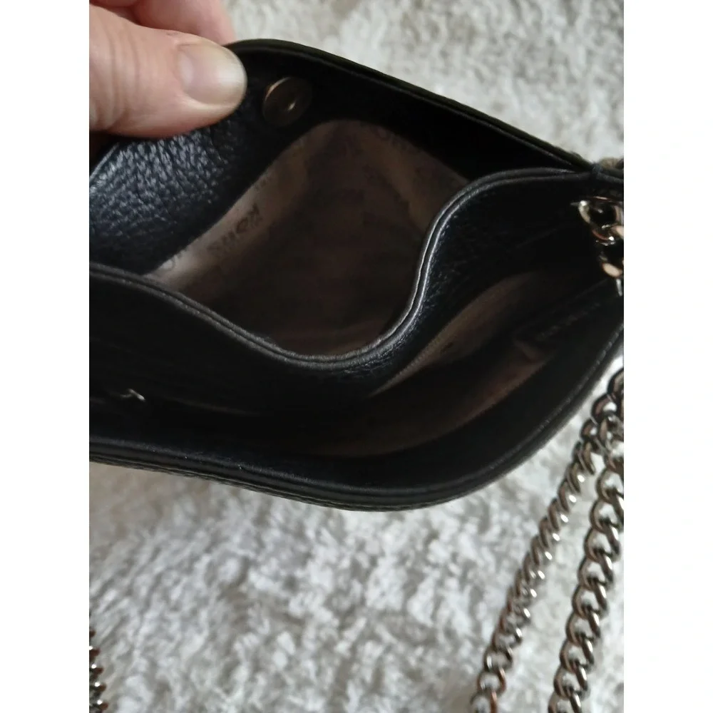 Michael Kors shape messenger