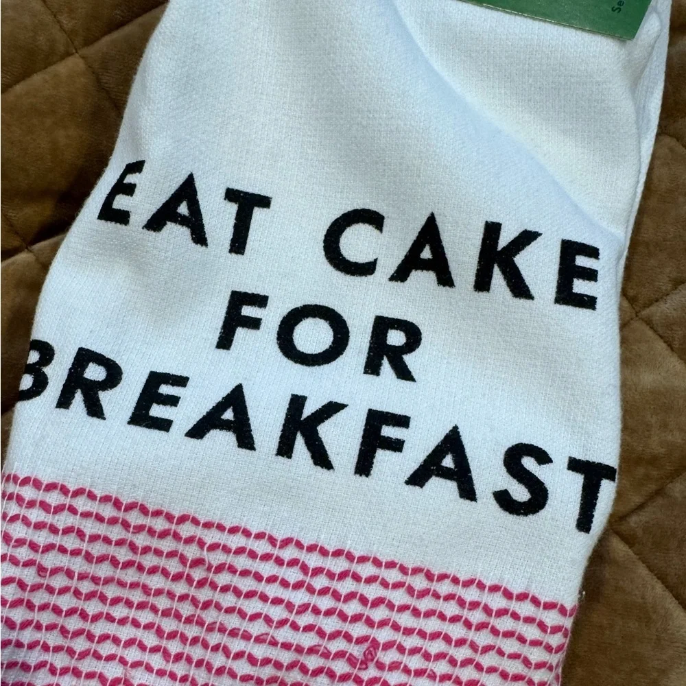 KATE SPADE set of 2 adorable all cotton towels🩷♠️🍰Zoom in for all the details