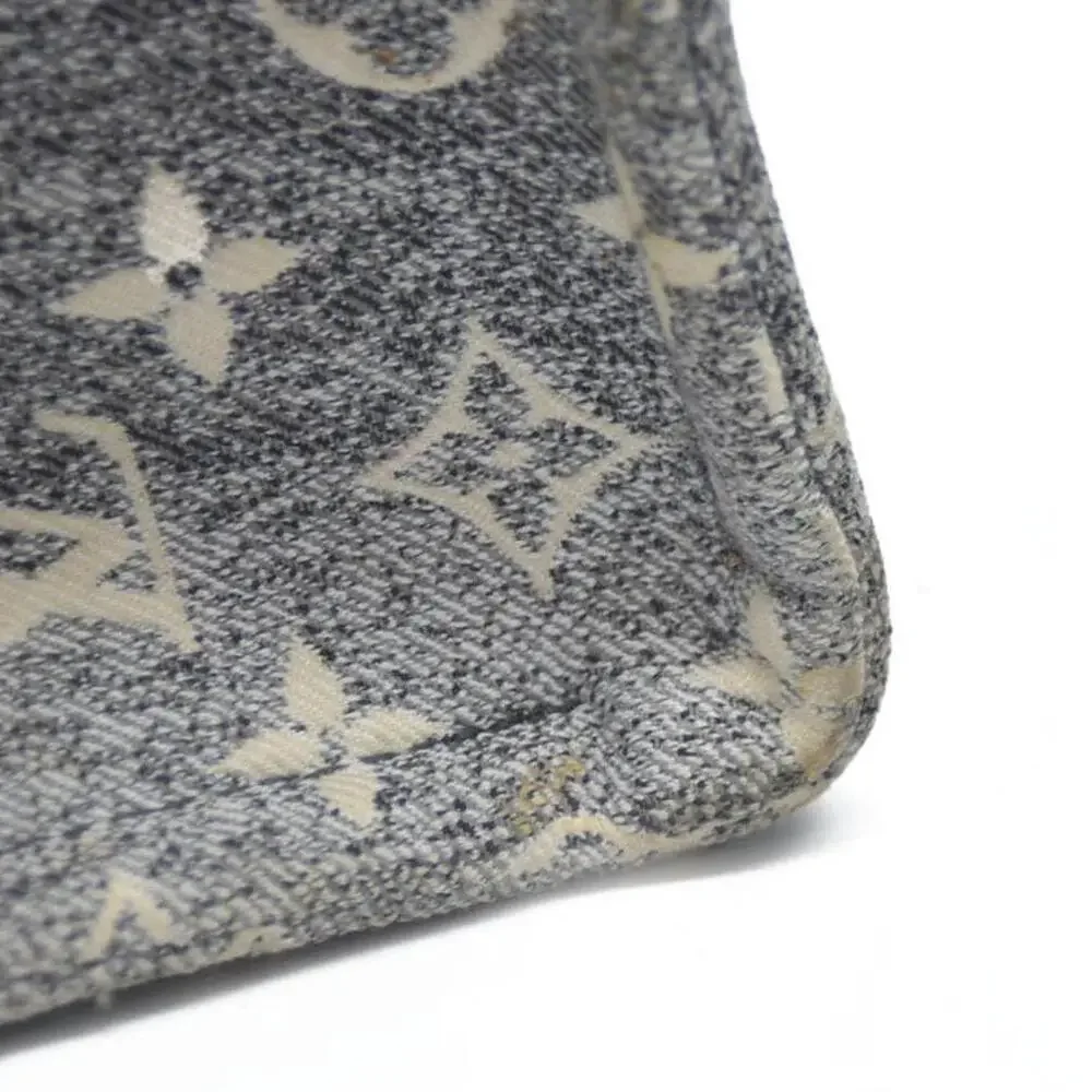 Louis Vuitton moderate discoloration