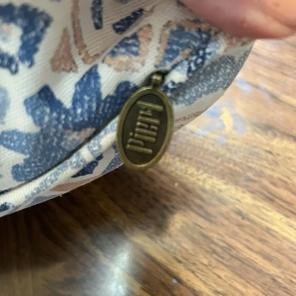 Pier 1 nice preowned