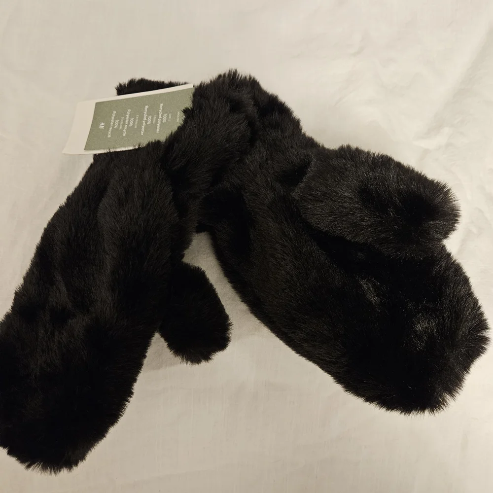 Luxurious Black Faux Fur Mittens