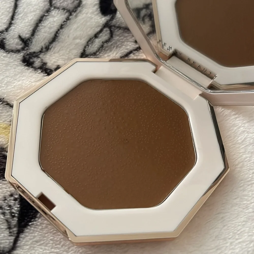 Fenty Beauty light teddy