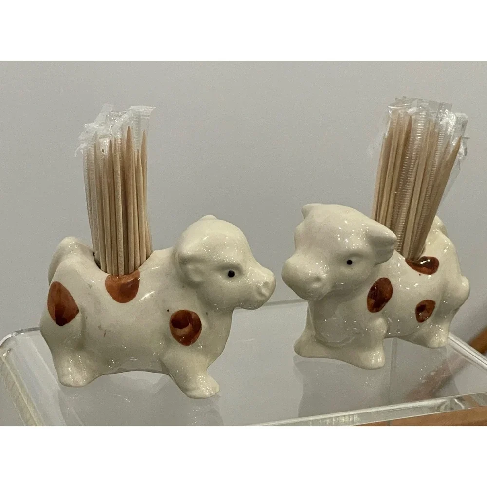 The Unbranded Brand cow toothpick