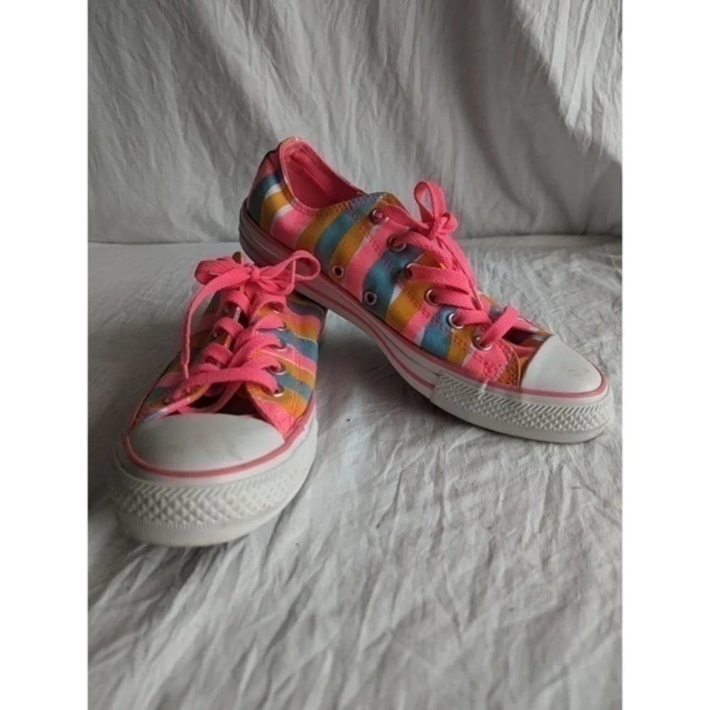 Bright Pink Patterned Converse - never worn!