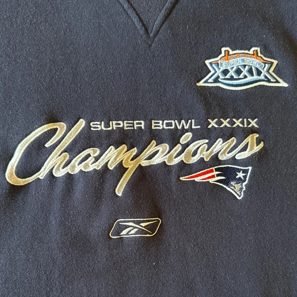 Reebok navy crewneck