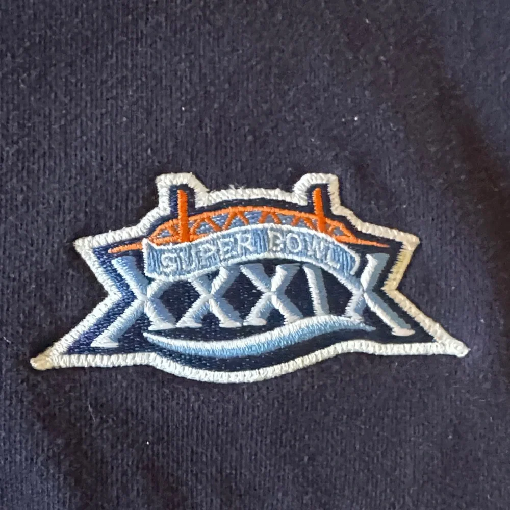 Reebok navy crewneck