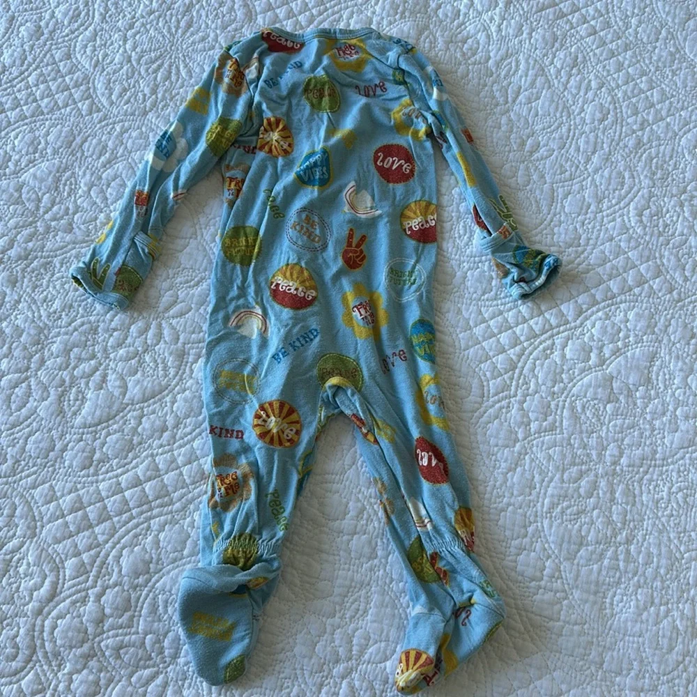 Angel dear footed pajamas size 3-6 months peace unisex boys girls print