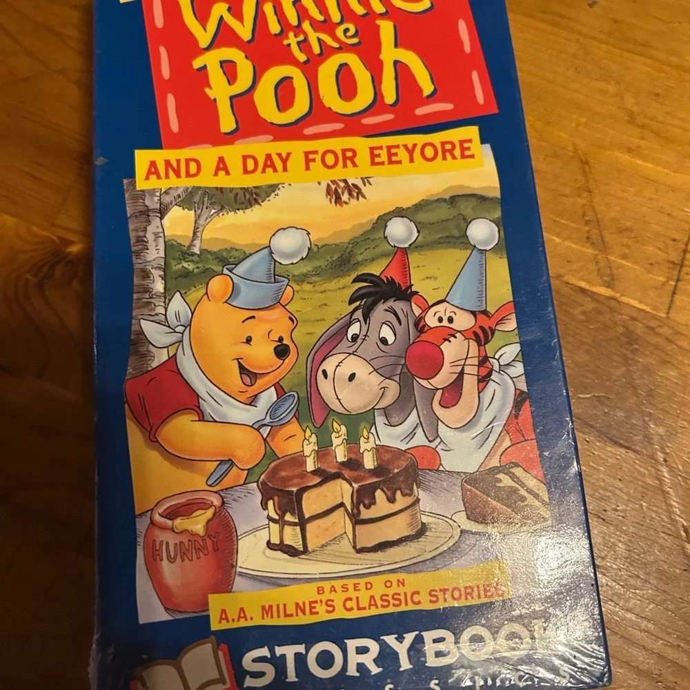 Winnie the POOH learning collection of VHS movies lot of three