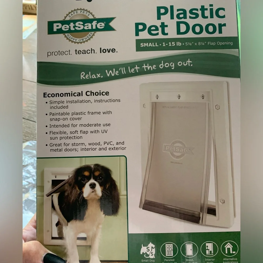 PetSafe doors features wood