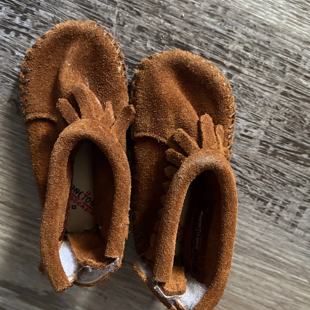 Minnetonka charming moccasins