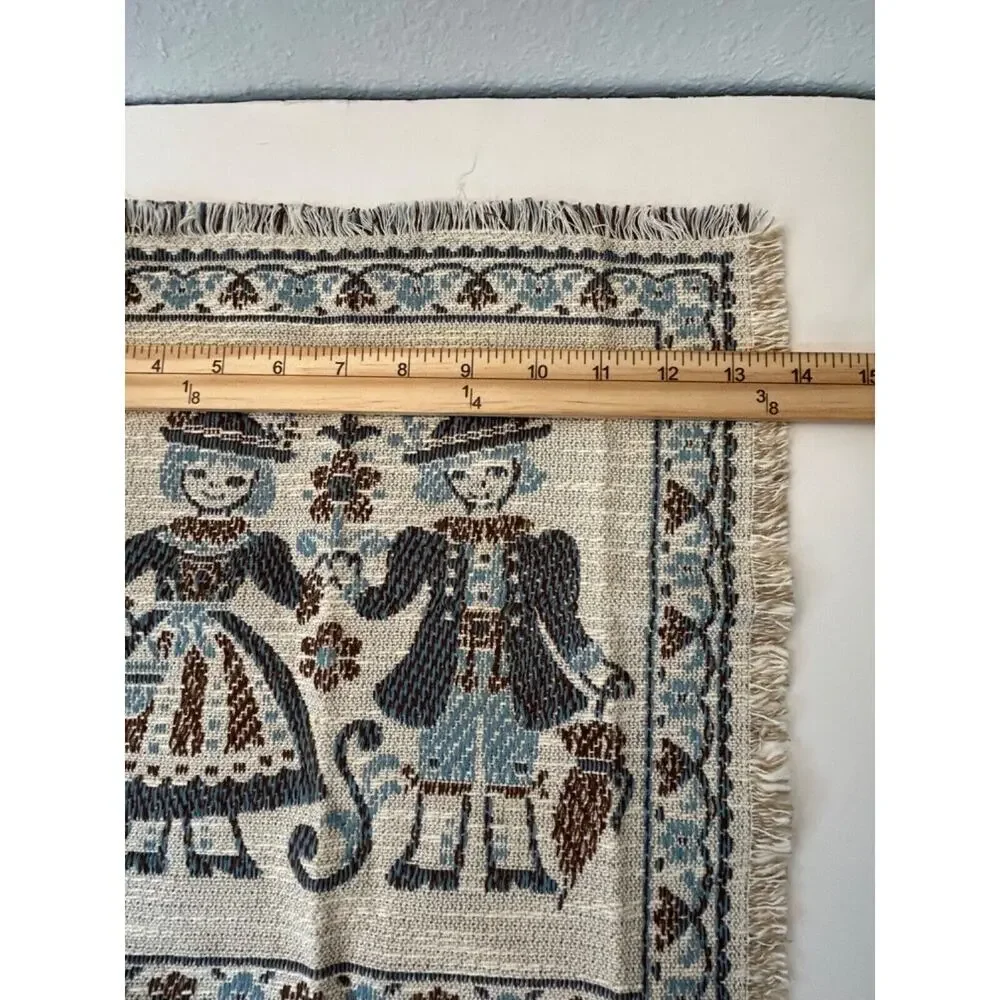 KOLF including woven placemat