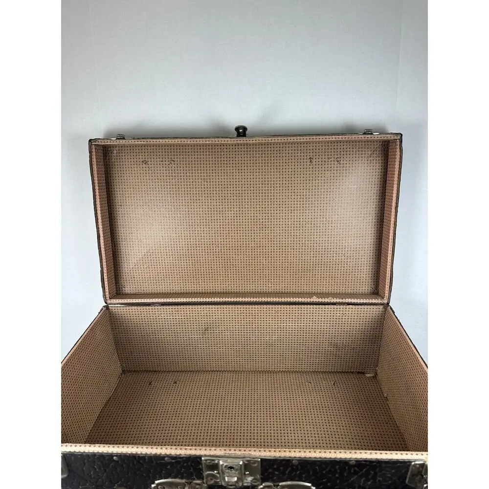 Belber antique luggage