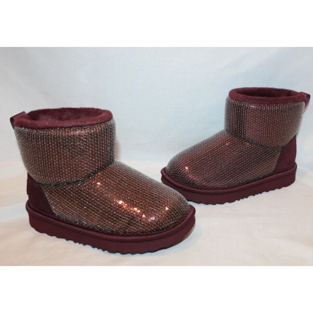 UGG pull loop
