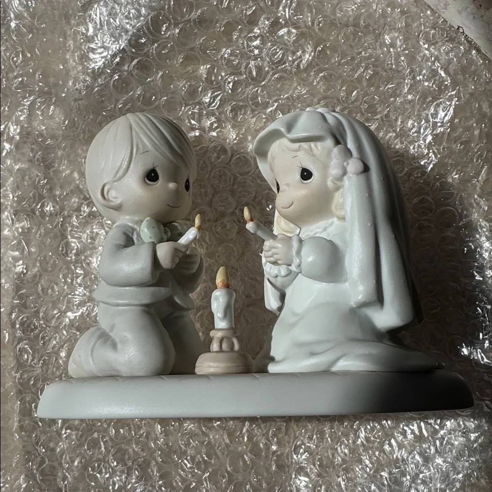 Precious Moments Porcelain Figurine “The Lord Is Your Light To Happiness”