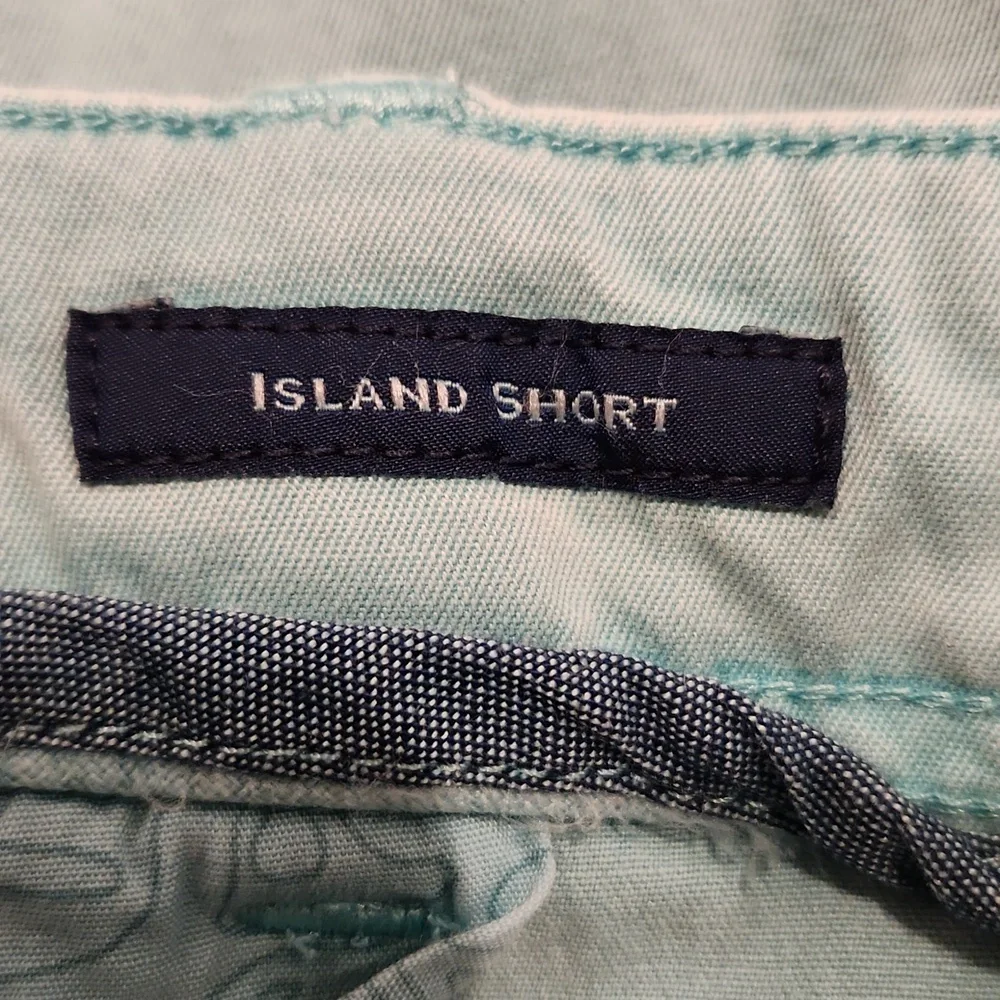 Vineyard Vines size 38