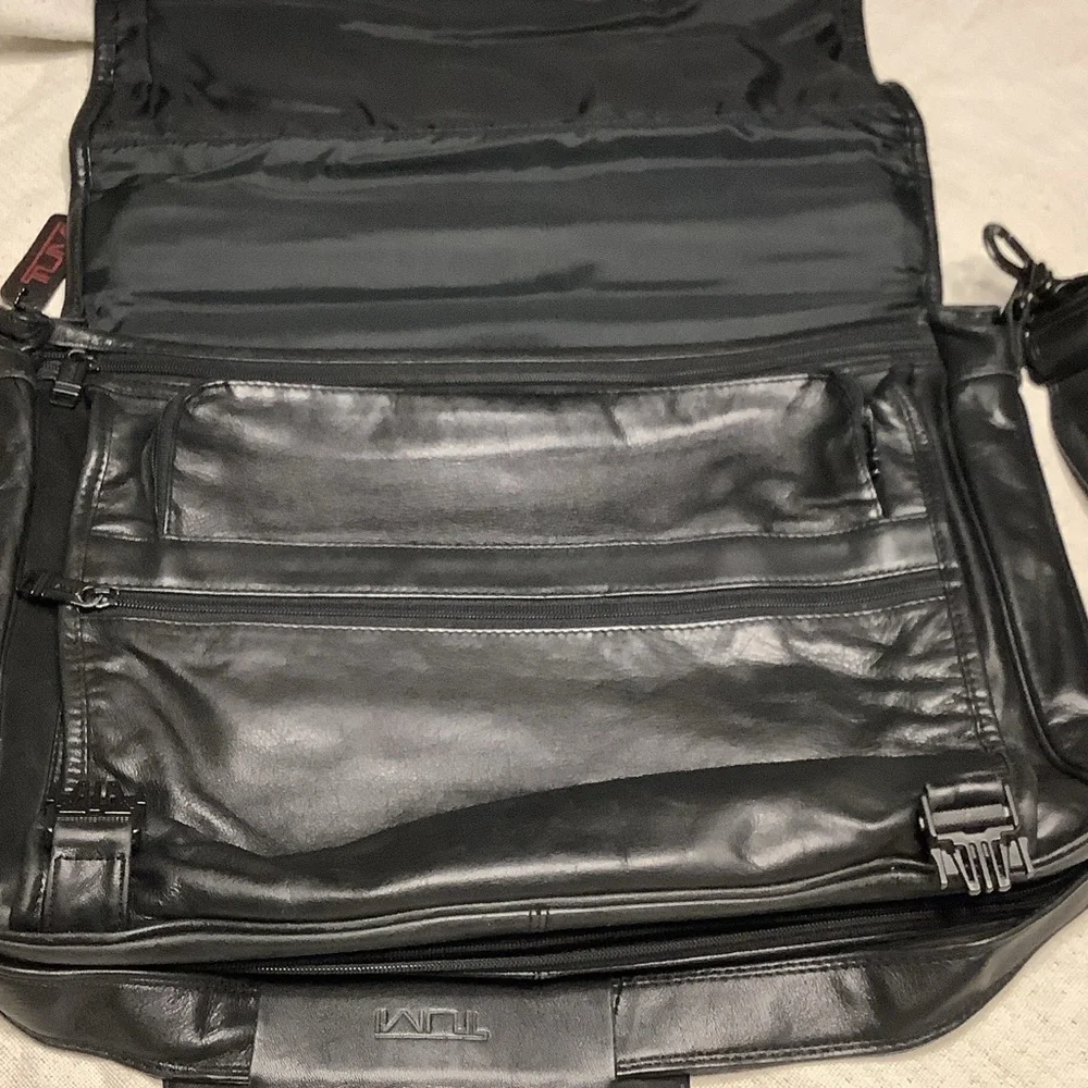 Tumi elegant messenger